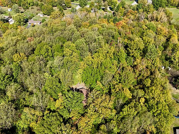 3rd image of 6649 Honeysuckle Ln
