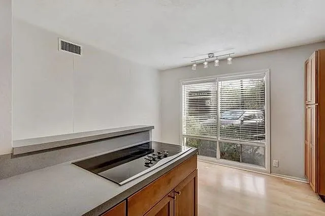 5332 Balcones Dr #D — Photo 12