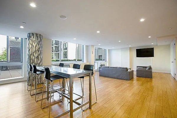 Rented by Kahen Properties | media 27