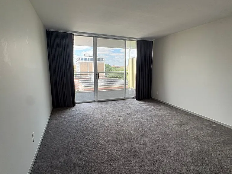 Sky Park Apartments — Photo 22