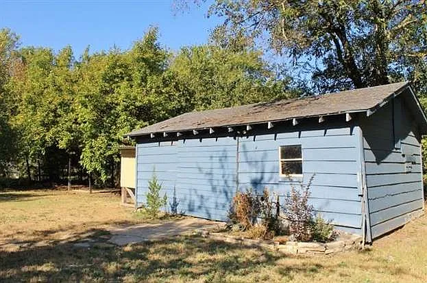 517 Burgett St — Photo 48