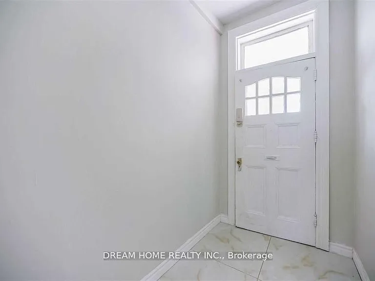 29 Glasgow St #2 — Photo 4
