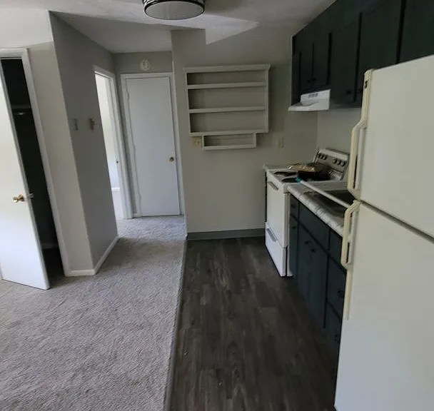 Slate Creek Apartments & Townhomes — Photo 26