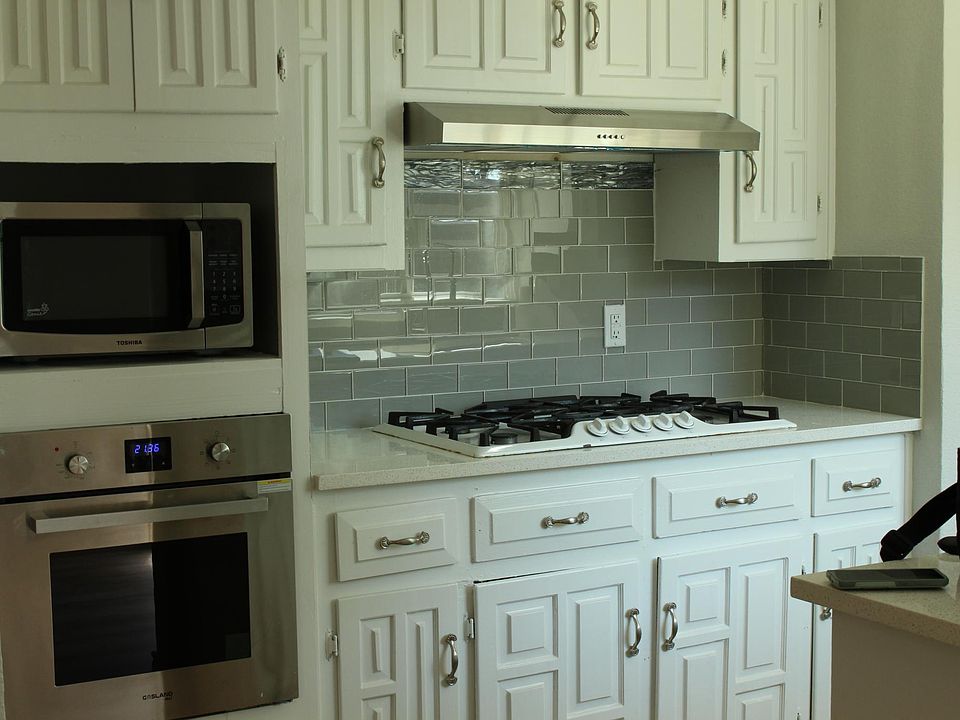 1st image of 618 Bradfield Dr