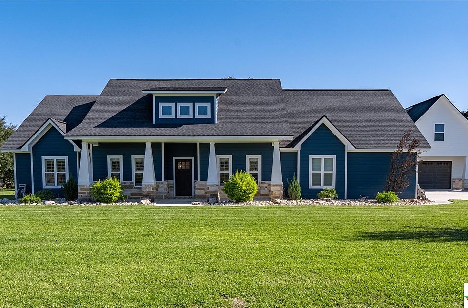 1st image of 109 Grand Oak Dr