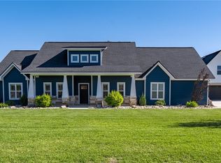 109 Grand Oak Dr, Inez, TX 77968