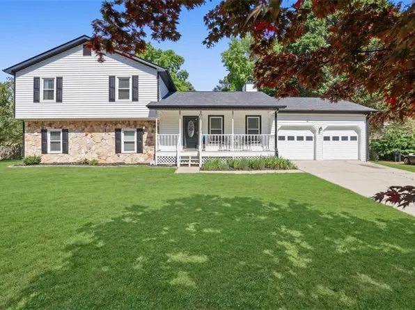 4805 Brandon Acres Ln, Buford, GA 30519