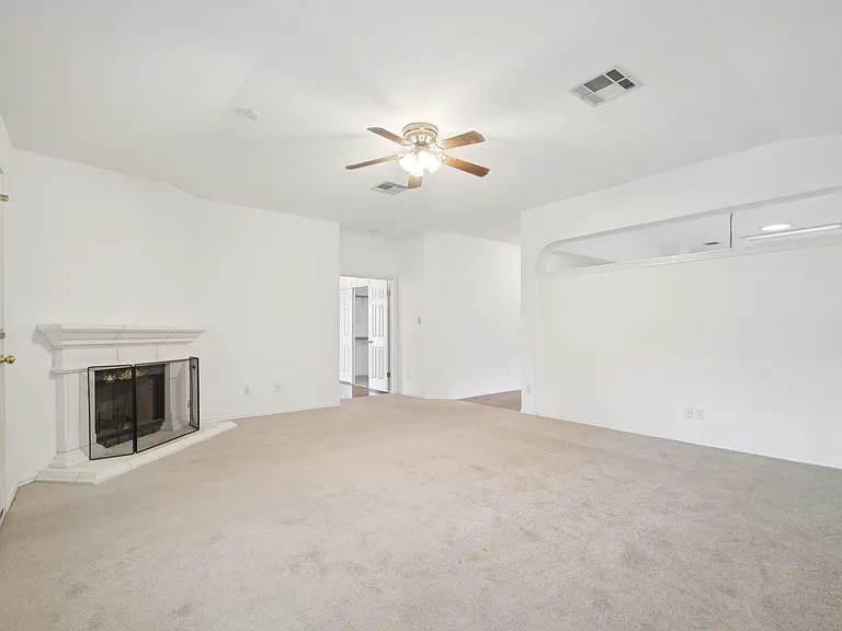 1300 Leah Ln — Photo 10