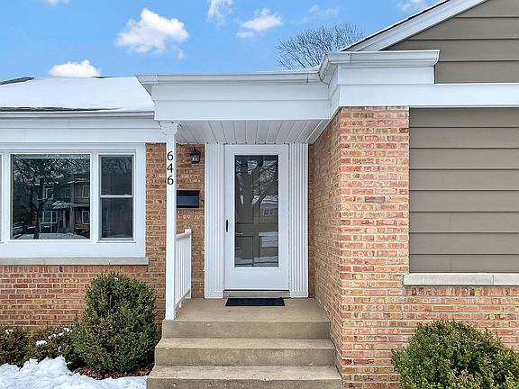 2nd image of 646 E Clarendon Ave