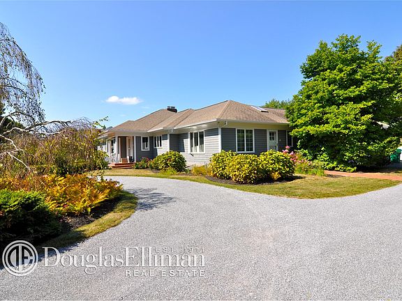 3rd image of 14 Borden Ln