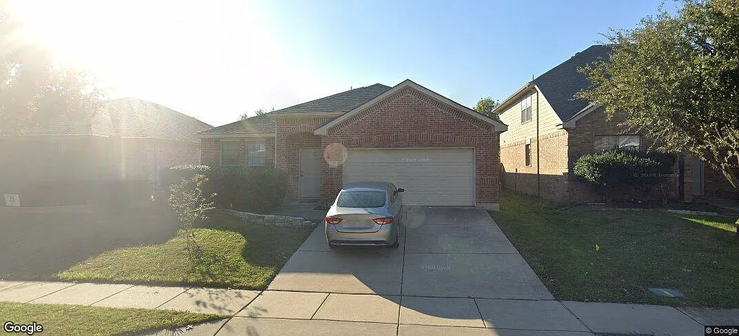 4 bed, 2102 sqft, $2,400 — Photo 1