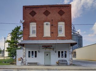 116 E Green St, Roberts, IL 60962