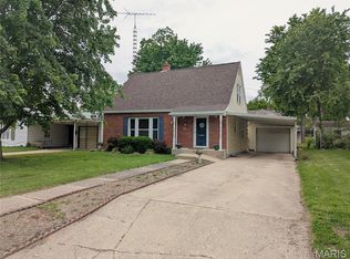 615 E Oak St, Greenville, IL 62246