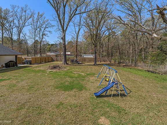 5th image of 396 Collinswood Dr