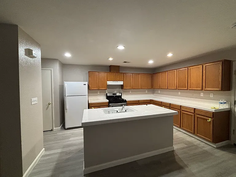 3196 Puffin Cir — Photo 2