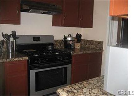 3rd image of 121 Tanglewood St