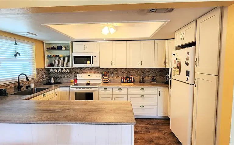 109 Georgetown Blvd #109 — Photo 9