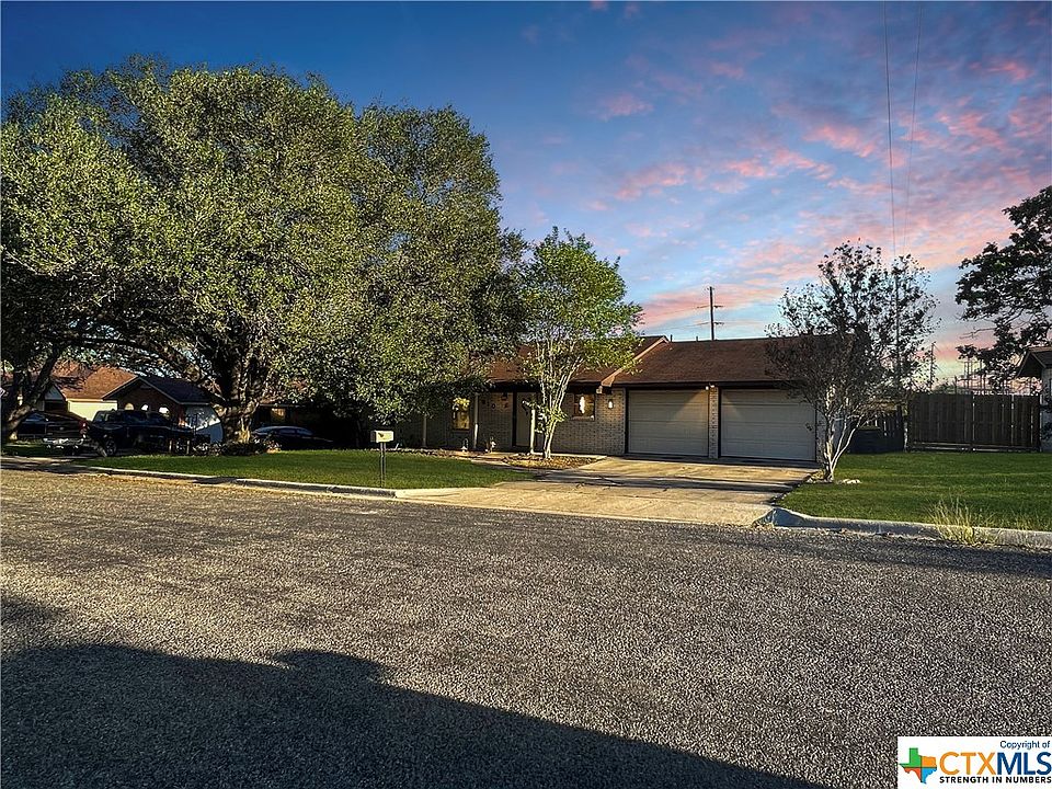 810 Larry Dr, Gonzales, TX 78629 Zillow