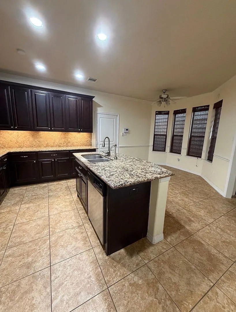 Beautiful spacious home in great location! — Photo 3