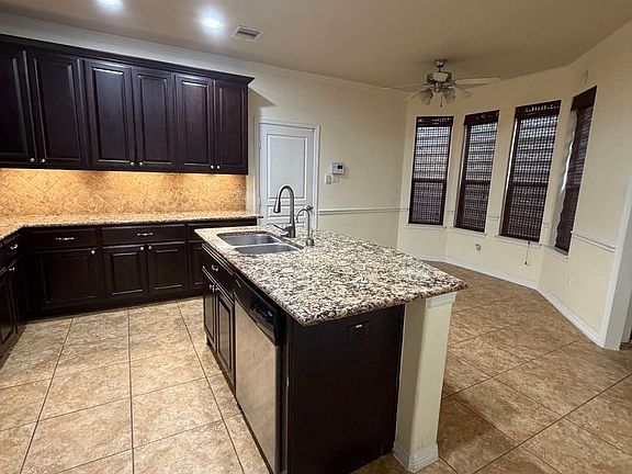 3rd image of 1048 W 26th St