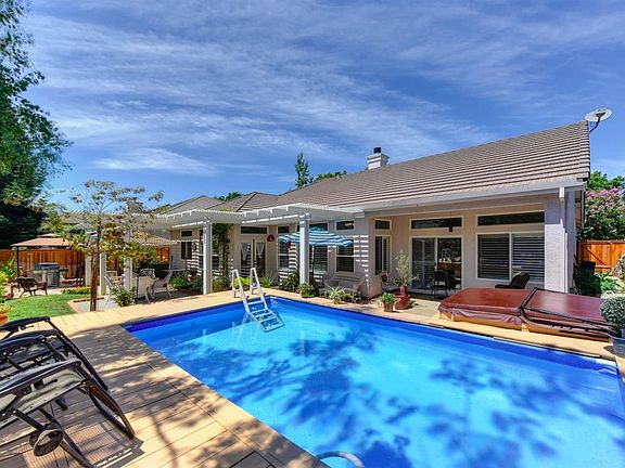 3rd image of 3116 Shelter Cove Ln