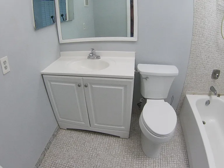 258 Normandy F — Photo 18