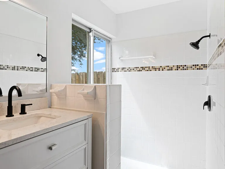 1019 Larch Way — Photo 20