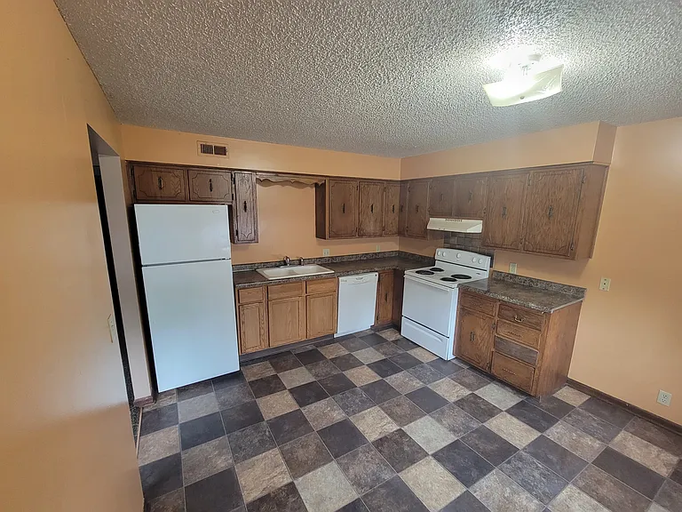 1133 B St #4 — Photo 6