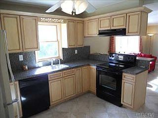 3rd image of 208 Litchfield Ave