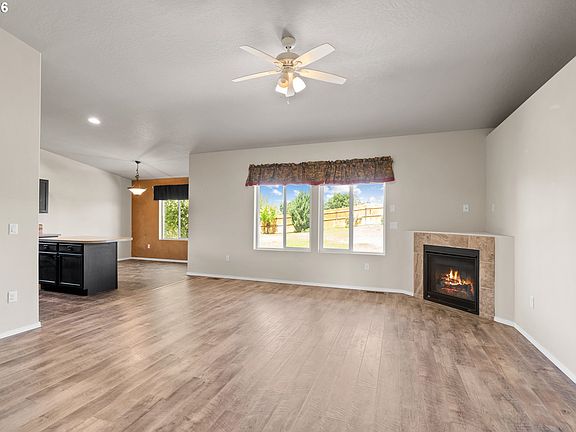 4th image of 122 Falcon Ct