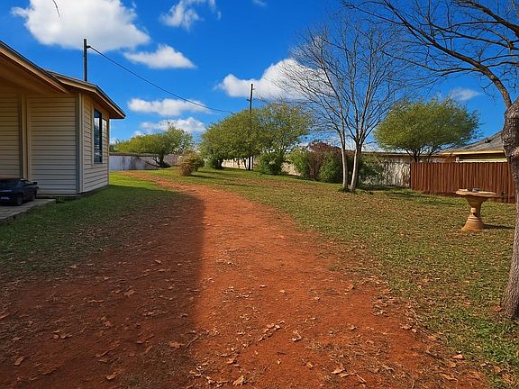 5th image of 504 N Cedar