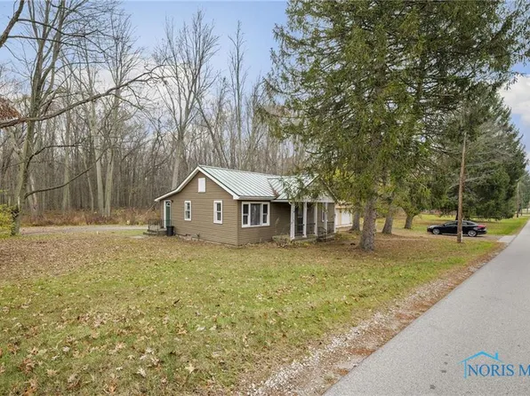 9900 Salisbury Rd, Monclova, OH 43542