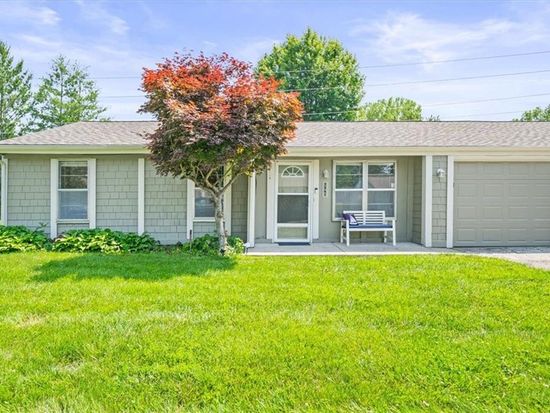 3241 Glacier Dr, Lawrence, KS 66047