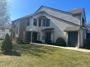 1202 Harbour Club Dr, Parlin, NJ 08859