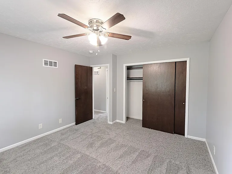 1025 Kent St — Photo 8