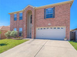 9217 Jason Dr, White Settlement, TX 76108
