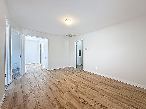 5th image of 1107 Grant St