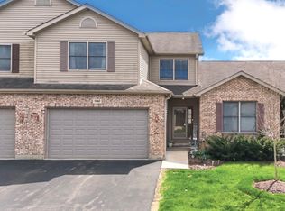 1462 Ridge Dr, Sycamore, IL 60178