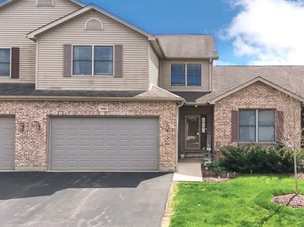 1462 Ridge Dr, Sycamore, IL 60178