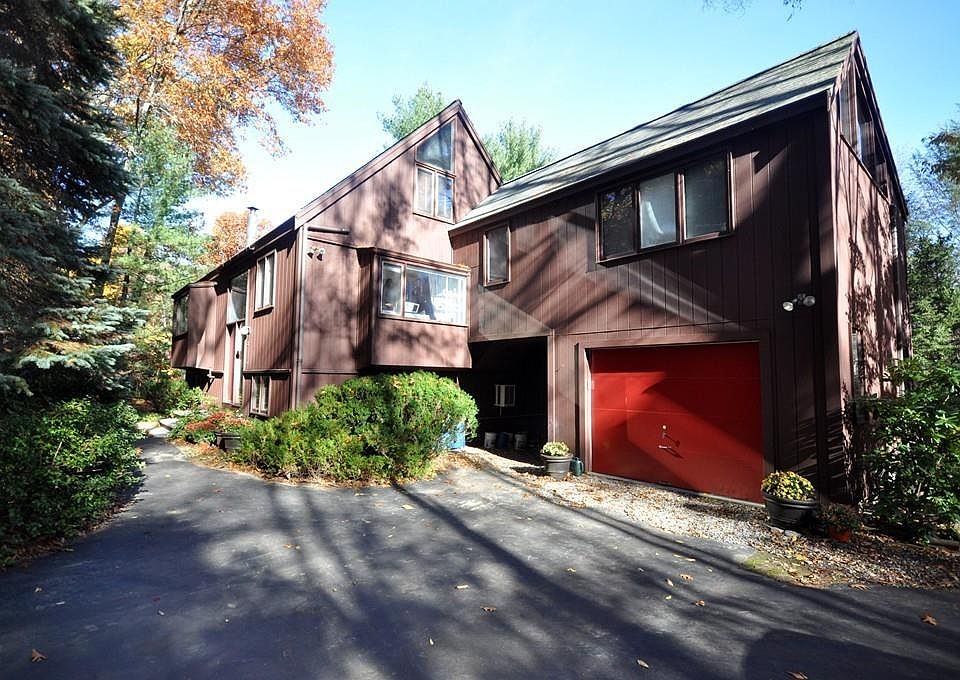 2nd image of 8 Conant St