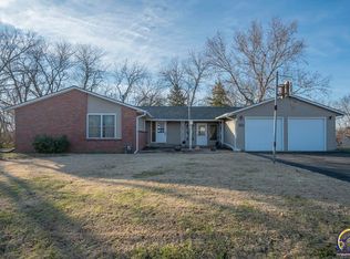 4001 NW Pocahontas Dr, Topeka, KS 66618