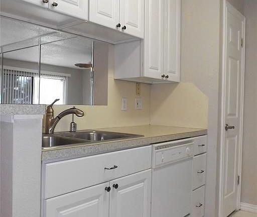 5th image of 103 Yacht Club Ln