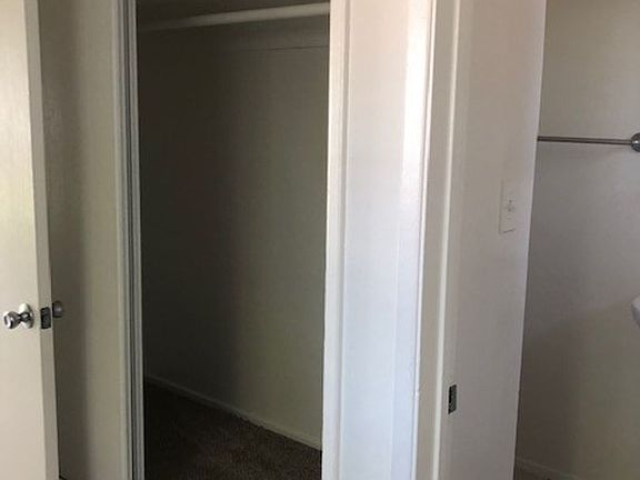 4th image of 2131 F Ave #2139