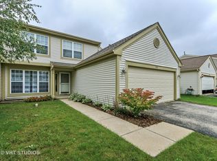 963 Saddle Ln, Round Lake Beach, IL