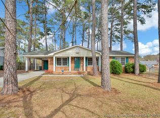 967 Dandridge Dr, Fayetteville, NC 28303