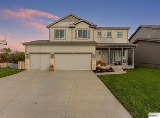 8219 S 190th Ave, Omaha, NE 68136
