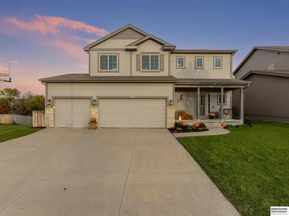 8219 S 190th Ave, Omaha, NE 68136