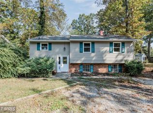 820 Valley Dr, Crownsville, MD