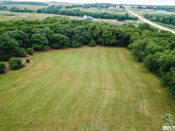 1050 N 5th St, Tecumseh, NE 68450