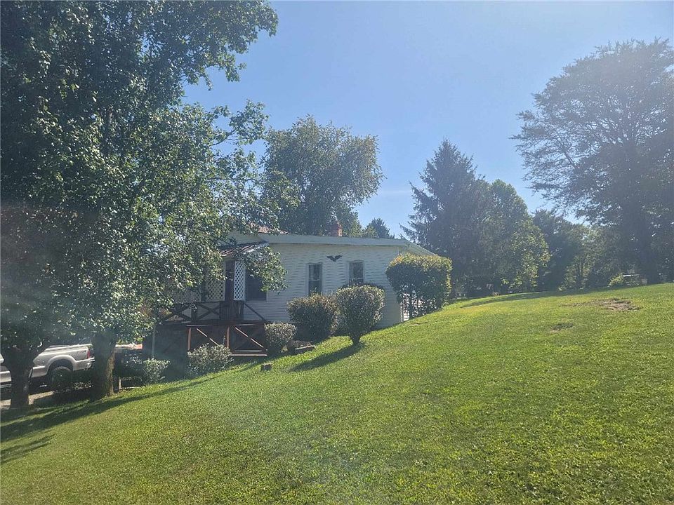 2nd image of 110 Ellen Ln
